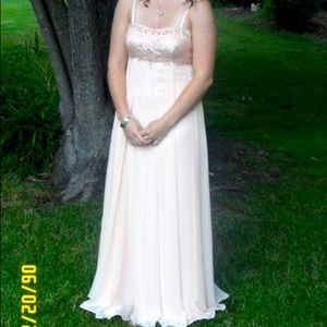 Prom dress / formal gown